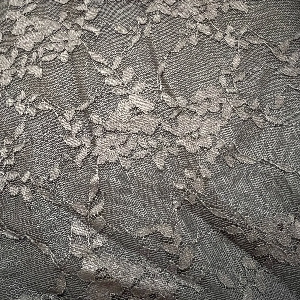 Madden NYC Women's Lace Scoop Neck Tops (2) With Sheer Long Sleeves Size: XS - Picture 4 of 7